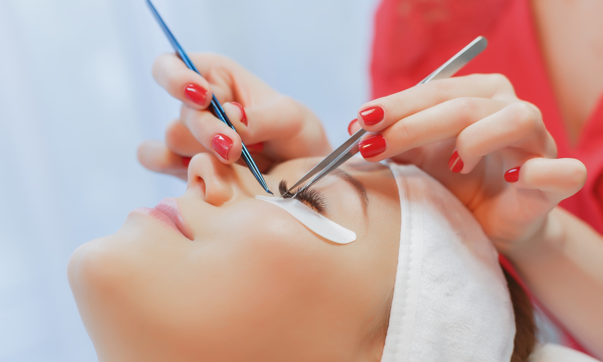 Extensión de pestañas pelo a pelo en Infinity Salón España