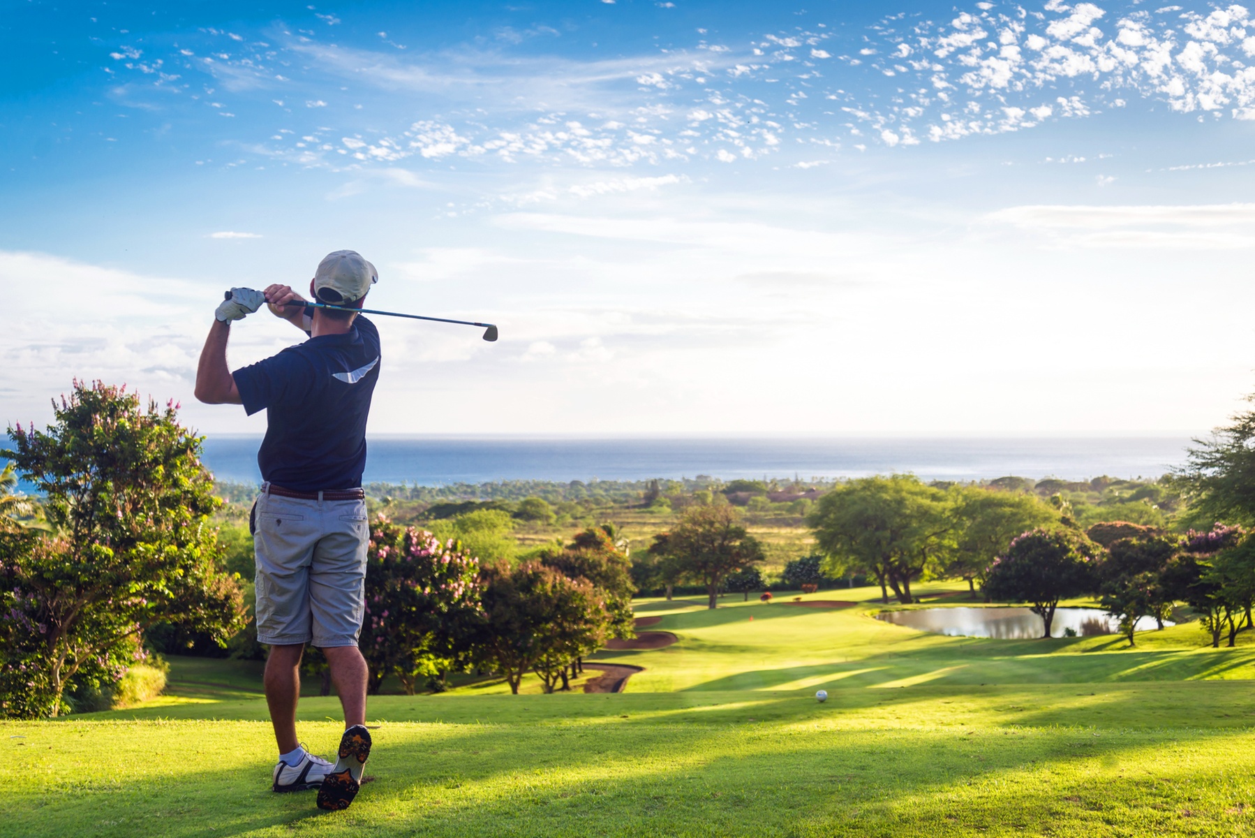 Swing into Action: Tee Off on a Pristine 18-Hole Golf Course!