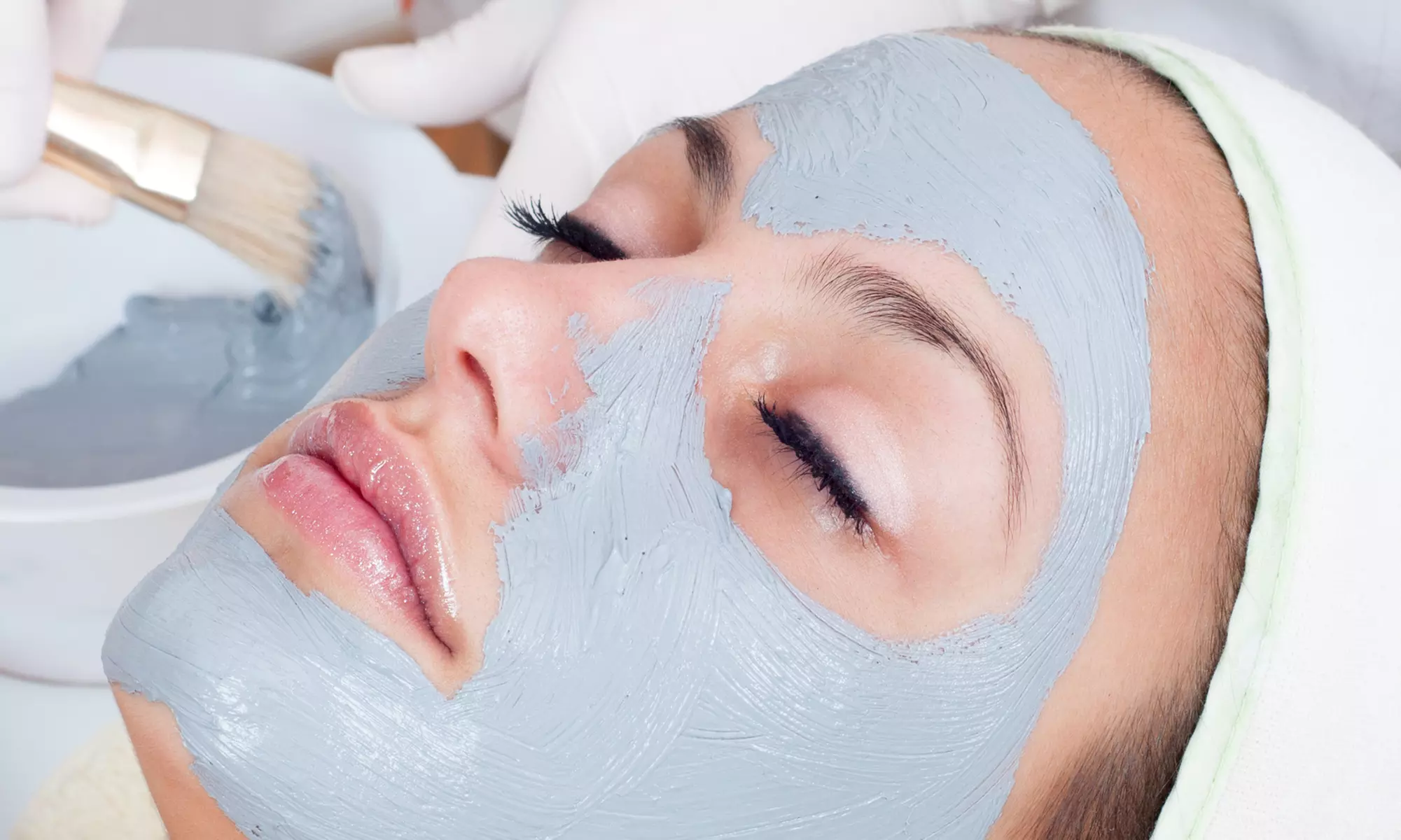 Oczyszczanie wodorowe z RF lub laserowy peeling węglowy