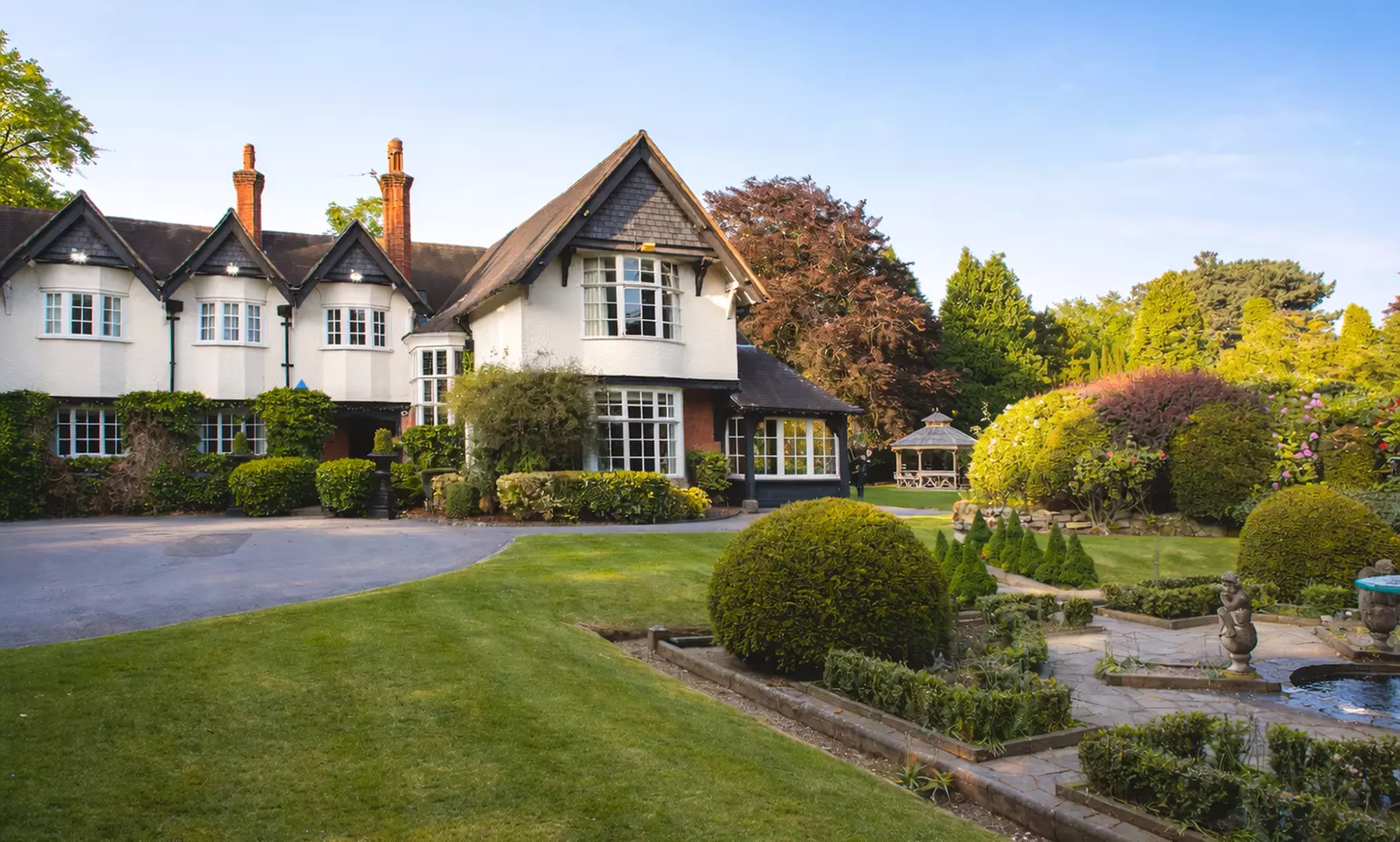 4* Cheshire: Countryside Stay with Breakfast, Dinner & Prosecco