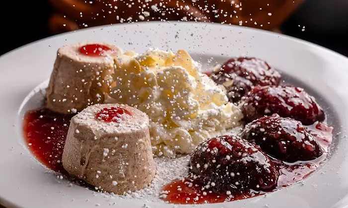 Bayerischer Familienbrunch am Sonntag mit Buffet für 2 Personen