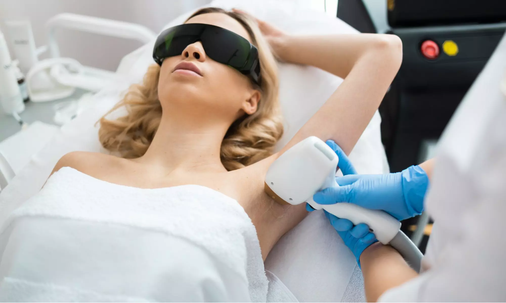 3x Laser-Haarentfernung an kleiner od. mittlerer/großer Zone nach Wahl