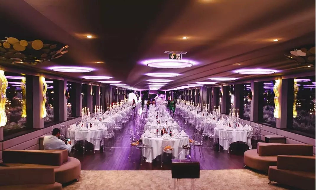 Entre saveurs et mélodies : la magie de Paris au fil de la Seine