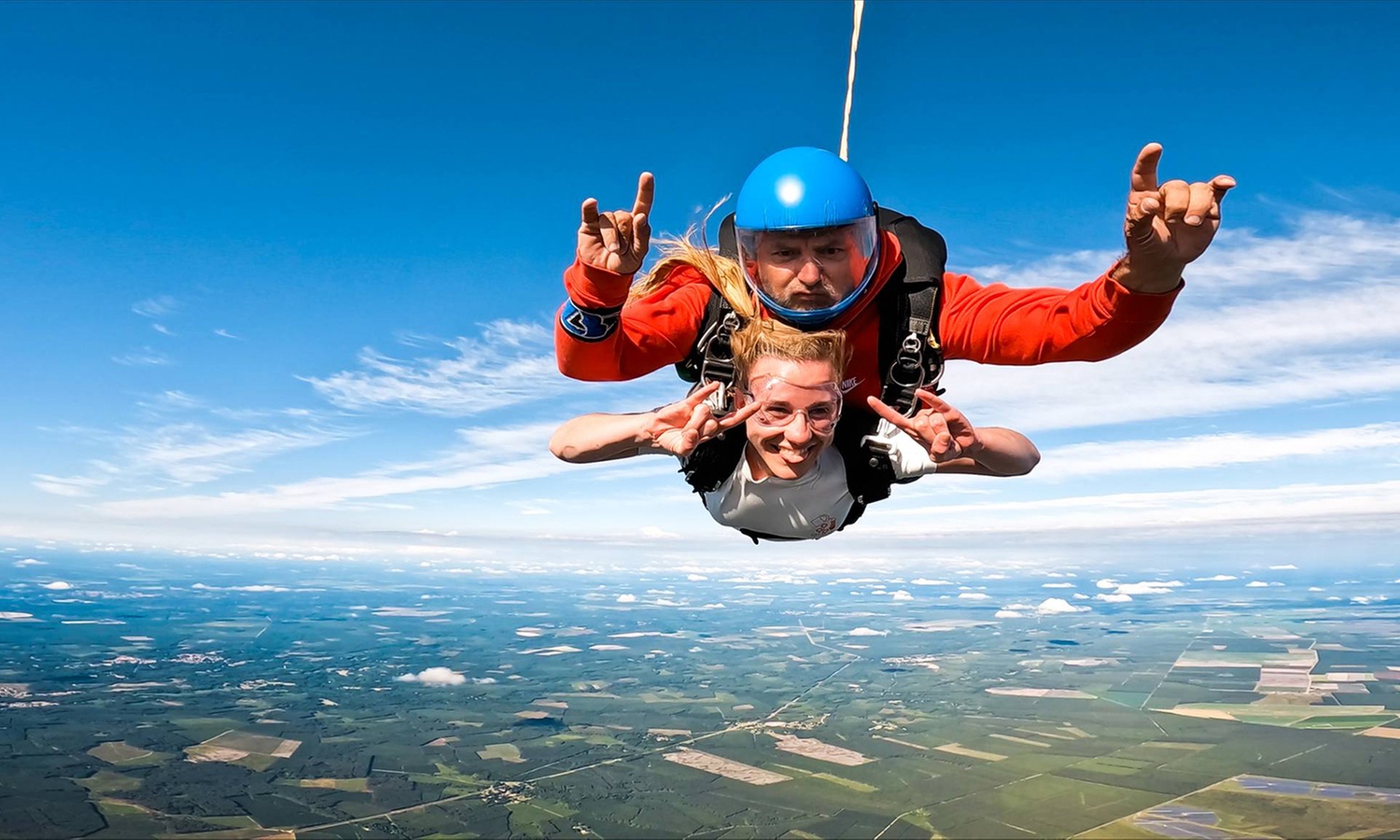 Saut en parachute en tandem avec Skydive Mimizan