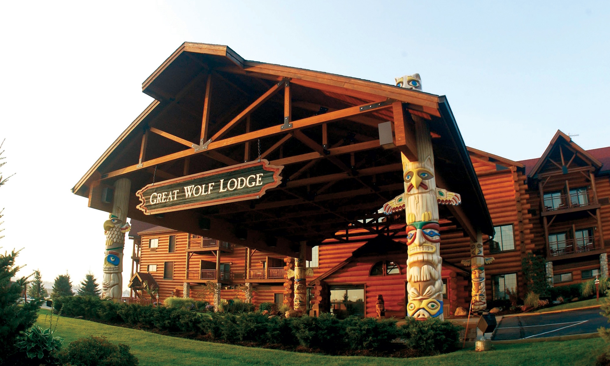 Family-Friendly Fun at Great Wolf Lodge Hotel Sandusky with Water Park