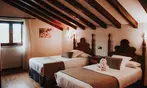 Santillana del Mar: 1 o 2 noches con desayuno, spa y entrada a museo