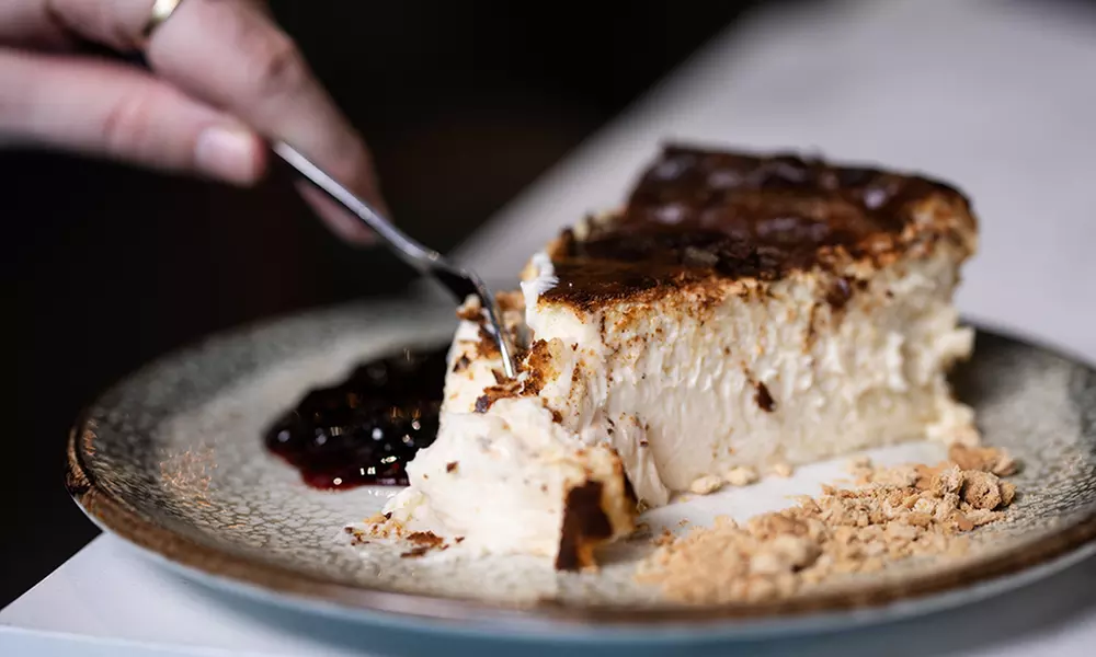 Menú de parrillada o chuletón para 2 o 4 personas con postre y bebida