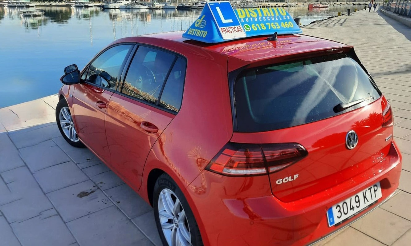 ¡Destino: carné de conducir! Curso y prácticas para el carné tipo B