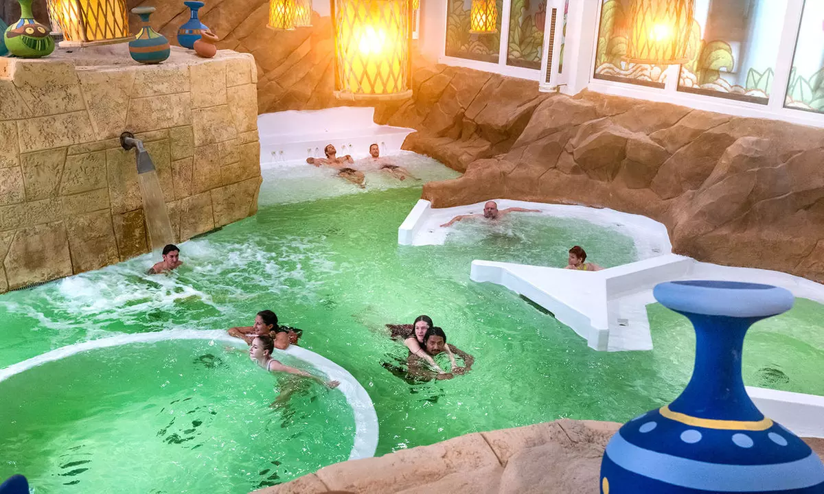 Aventure aquatique à Aqualibi : toboggans, vagues et relaxation