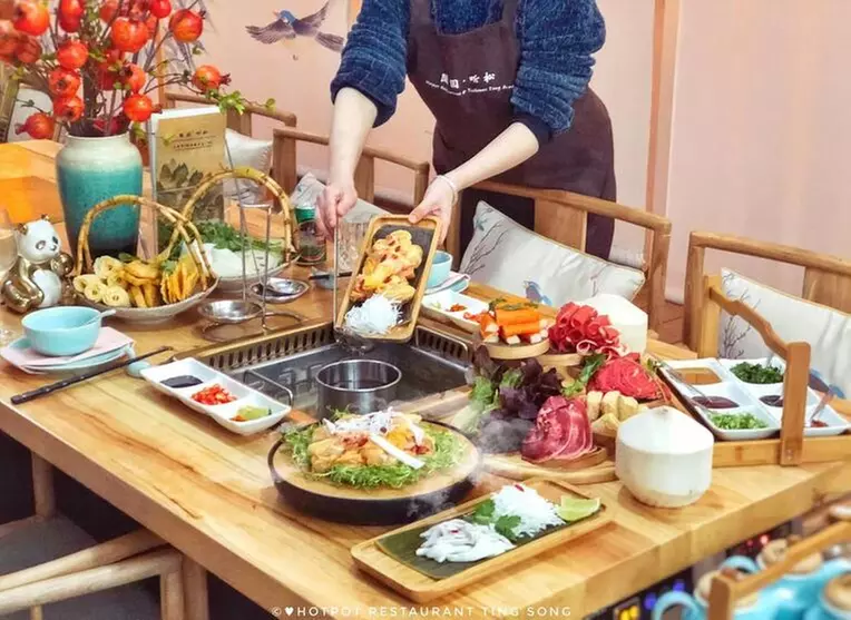 Authentischer Hotpot für 2 oder 4 Pers. mit Getränk