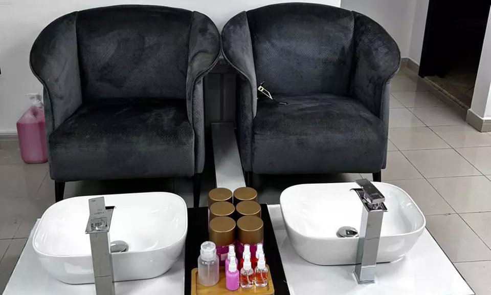 AED 100,150, or 200 Gift Voucher Towards Any Beauty Service