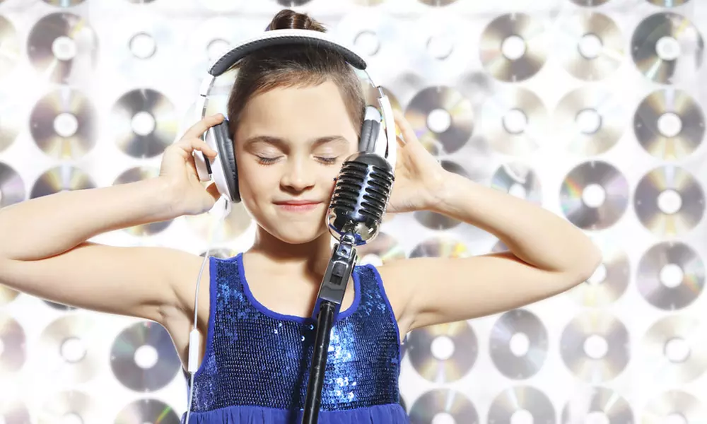 Unleash Your Inner Diva: 1 Hour Pop Star Studio Experience For Up to 4