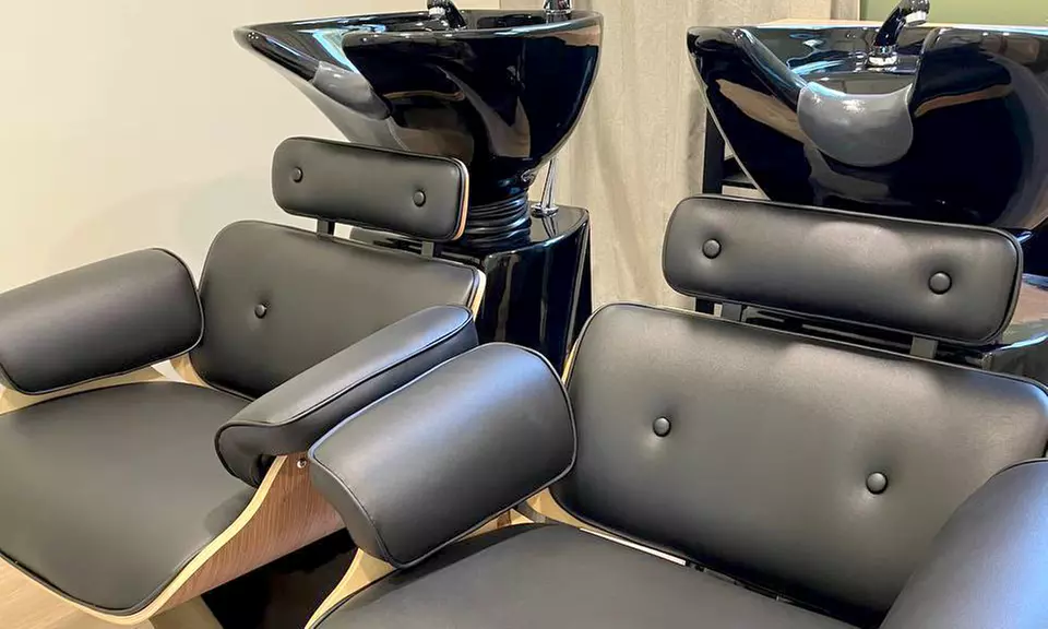 Pielęgnacja włosów każdej długości ze strzyżeniem i opcjonalnym modelowaniem w salonie SIMPLE (do -60%)