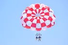 Paseo en parasailing para 2 personas sobre la costa de Benalmádena