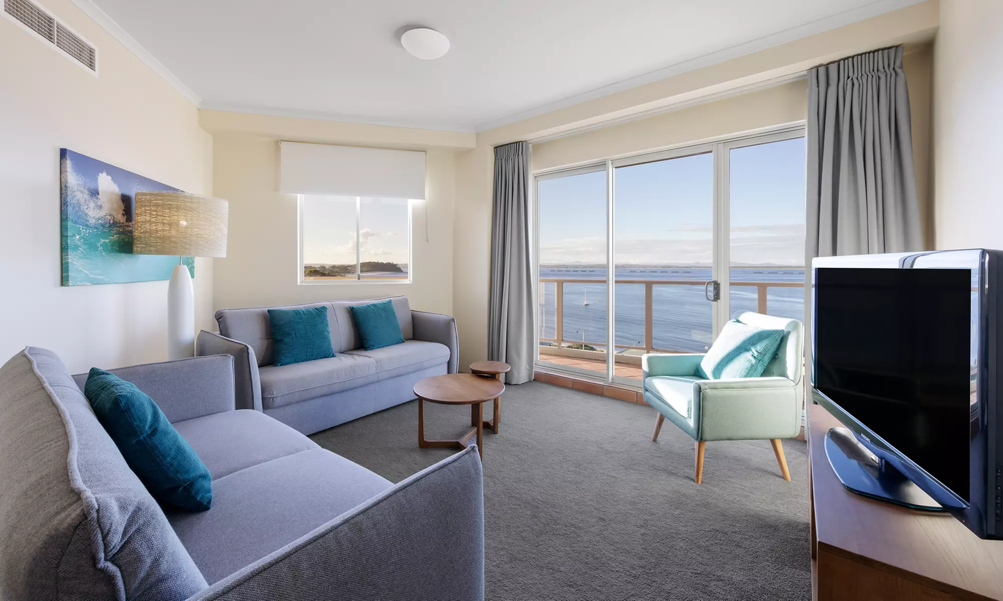 4* Shoal Bay: 2 or 3 Nights Bedroom Deluxe Stay with Shuttle Bus