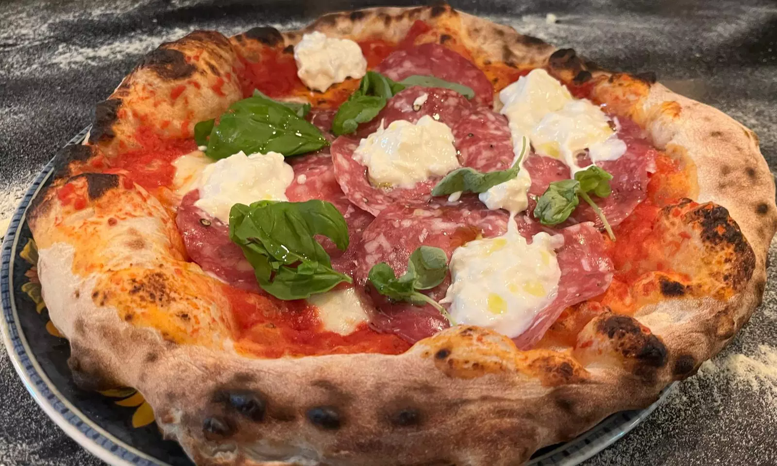 Spezial-Bruschetta, Pizza nach Wahl und Tiramisu für 1-4 Personen