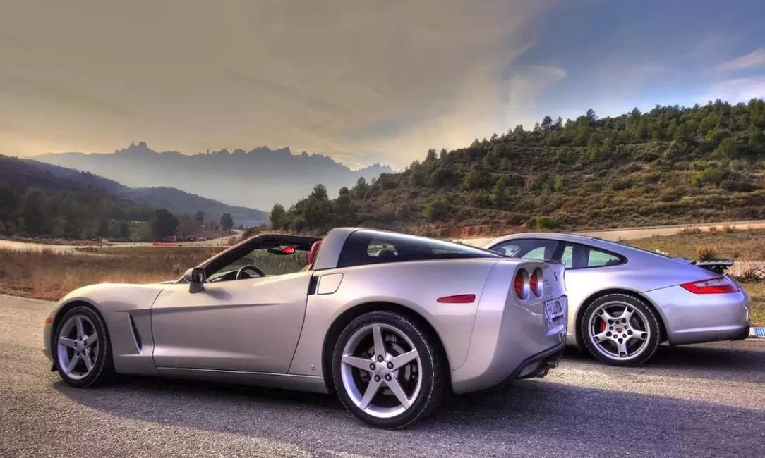 Ruta de conducción en un Ferrari y Porsche o Lamborghini y Corvette