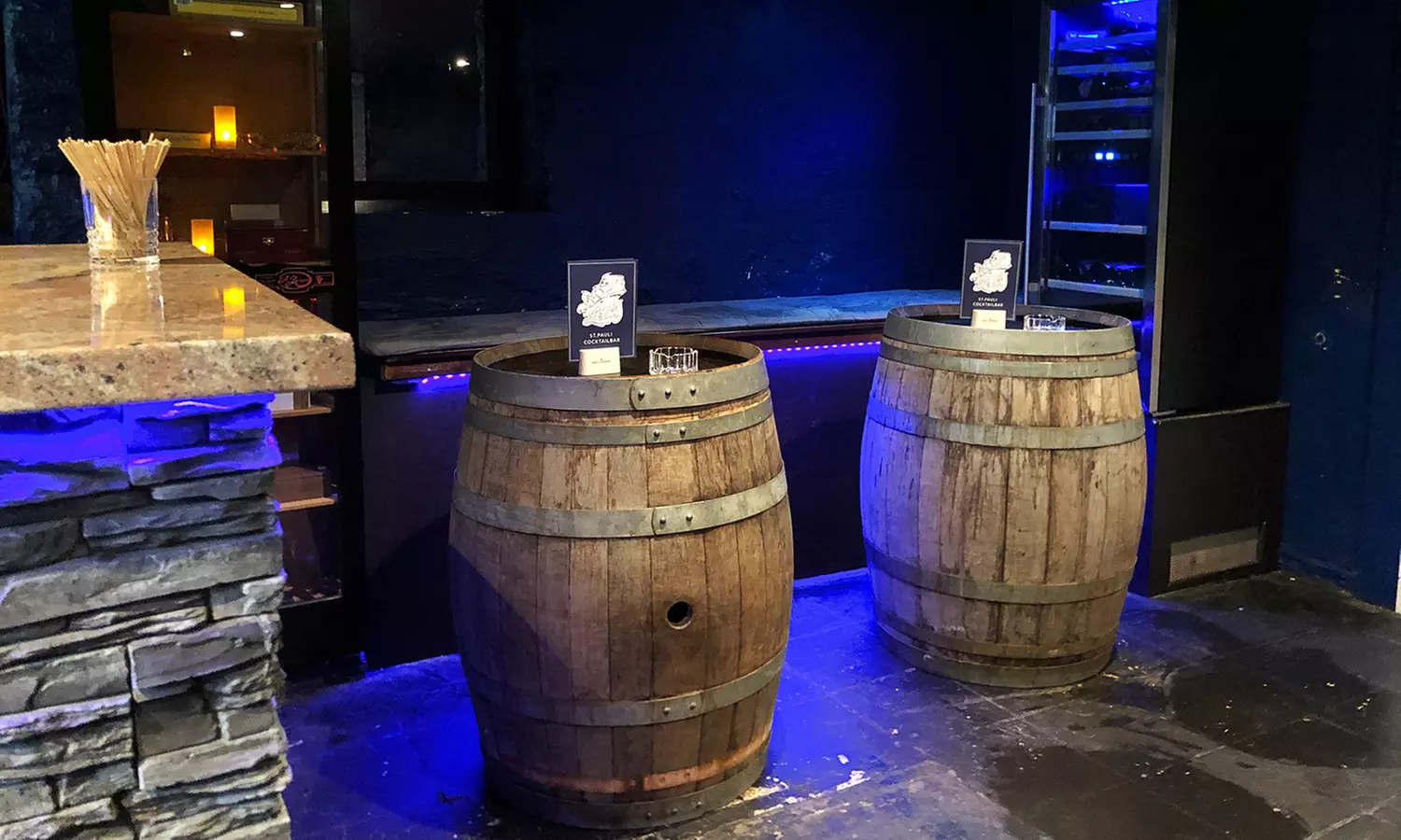 20 Shots / 2 Longdrinks / Flasche Hauschampagner