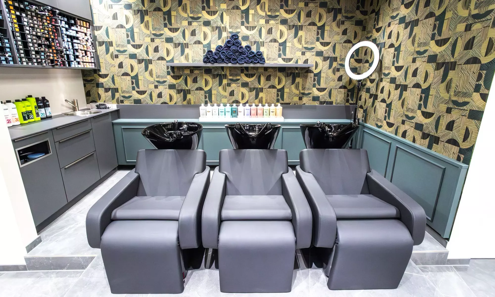 Waschen, Schneiden, Föhnen optional inkl. Farbe oder Ansatzfarbe