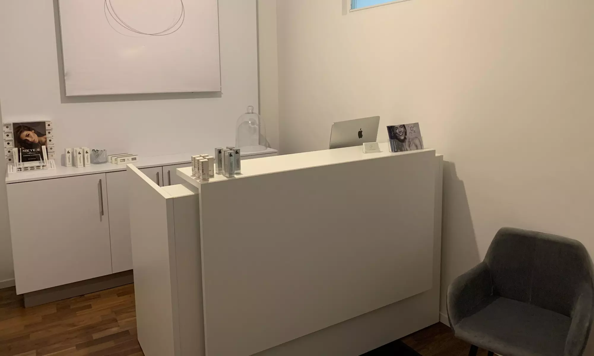 1 - 2 Kryolipolyse-Behandlungen an 1 - 2 Zonen opt. mit Lymphdrainage