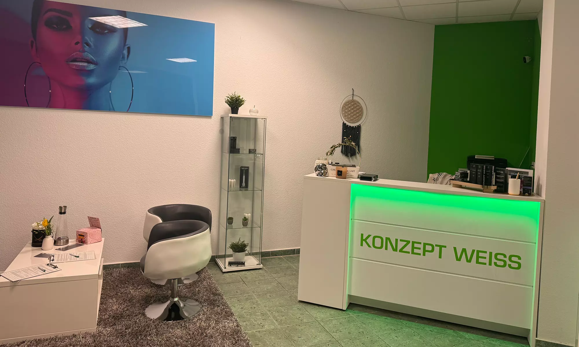 Strahlendes Lächeln: kosmetisches Zahn-Bleaching