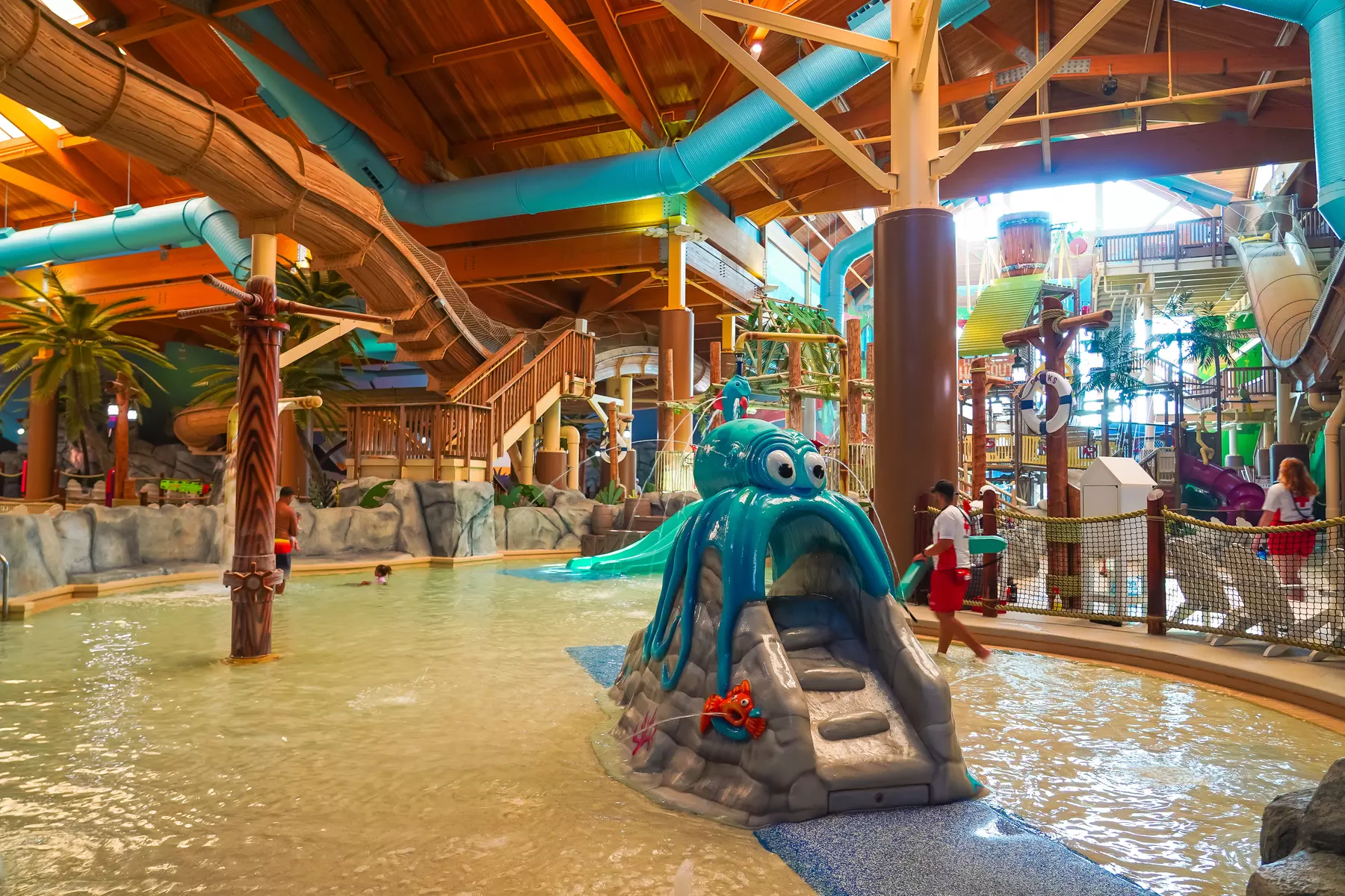 Ultimate Family Getaway with Daily Waterpark Passes!