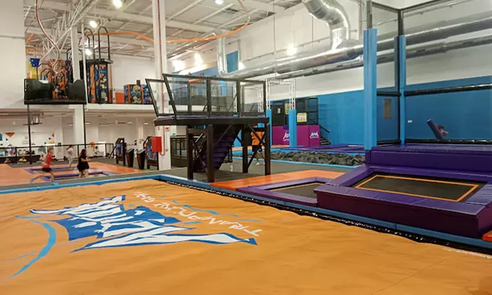 1 hora de acceso a Altitude Trampoline Park
