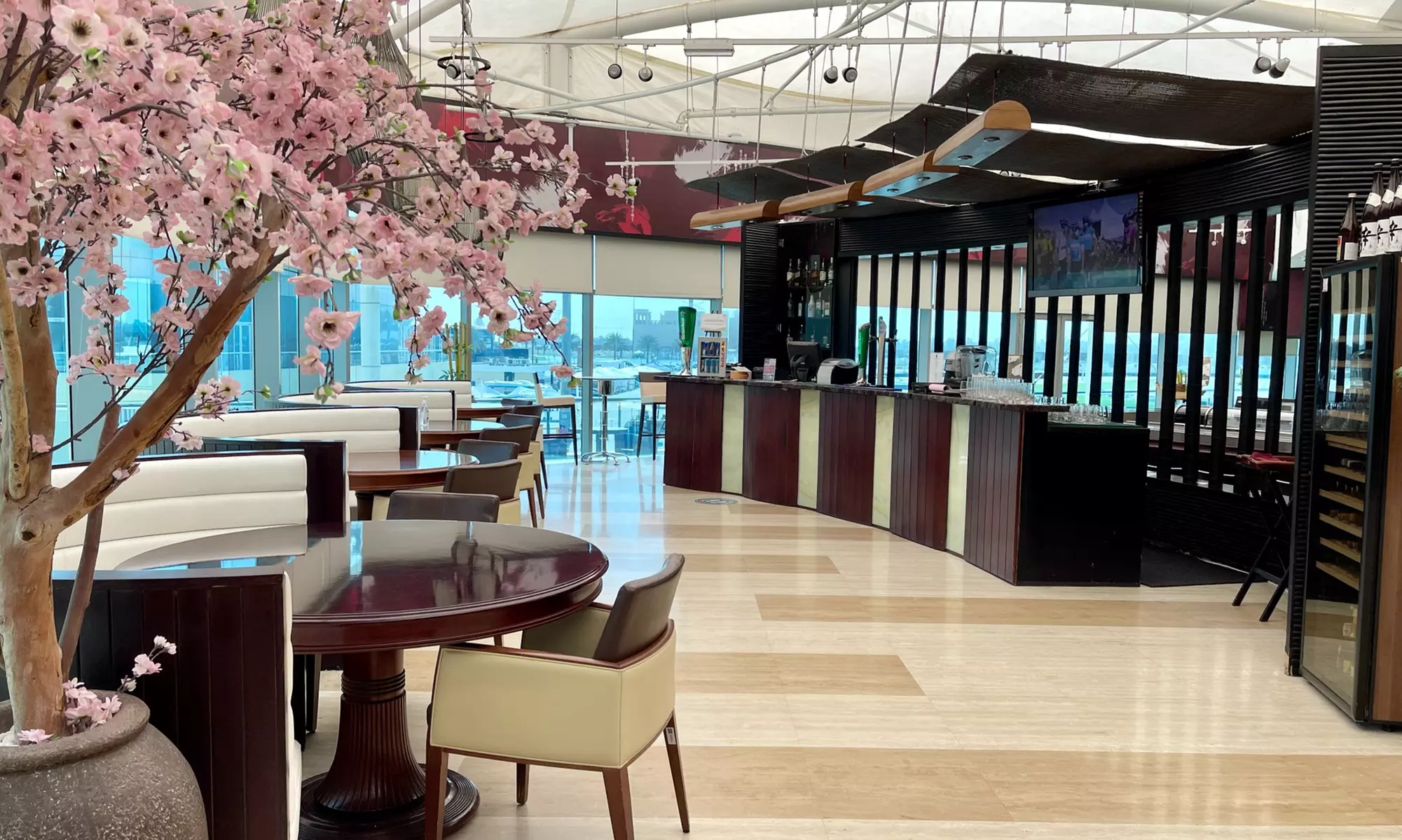 5* Saturday Brunch with Beverages: Child (AED 99) or Adult (AED 199)