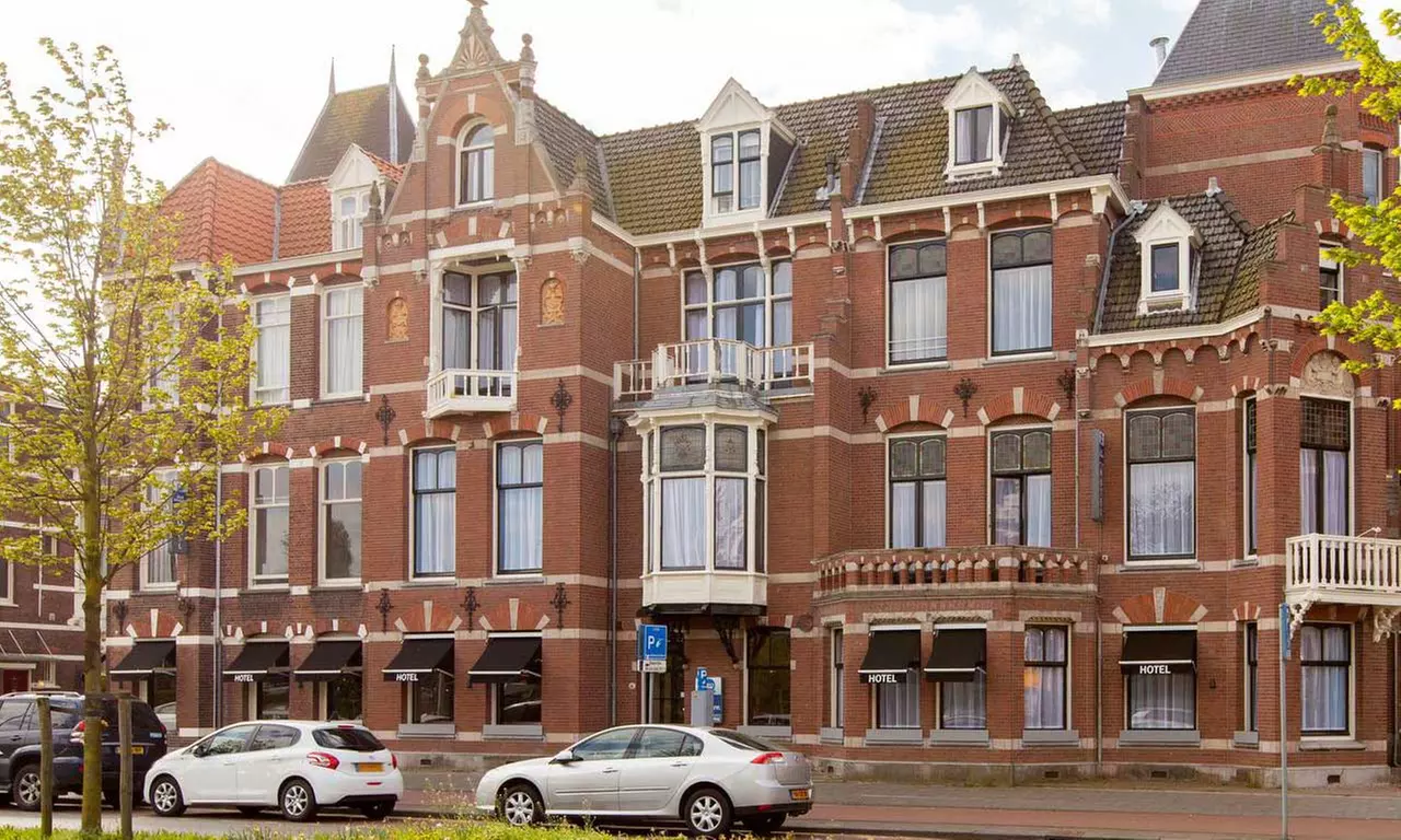 Den Haag: Zweibett-, King- oder Familienzimmer mit Frühstück