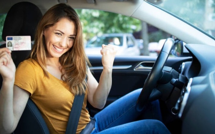 ¡Sácate el carnet de coche! Matrícula, teoría, tests y 2 o 4 prácticas