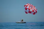 Paseo en parasailing para 2 personas sobre la costa de Benalmádena
