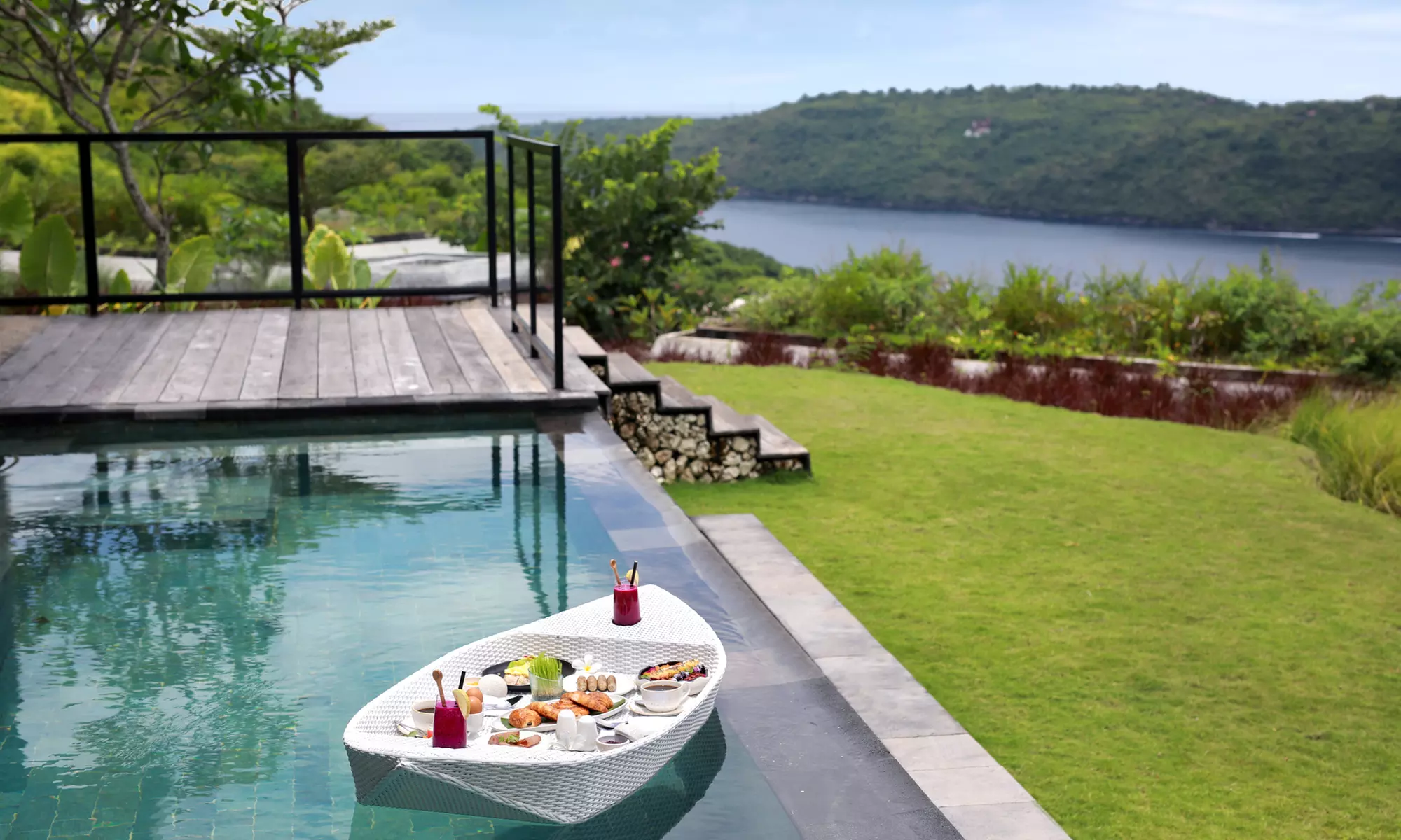 Bali Escape: Nusa Penida with Breakfast at Maua Nusa Penida