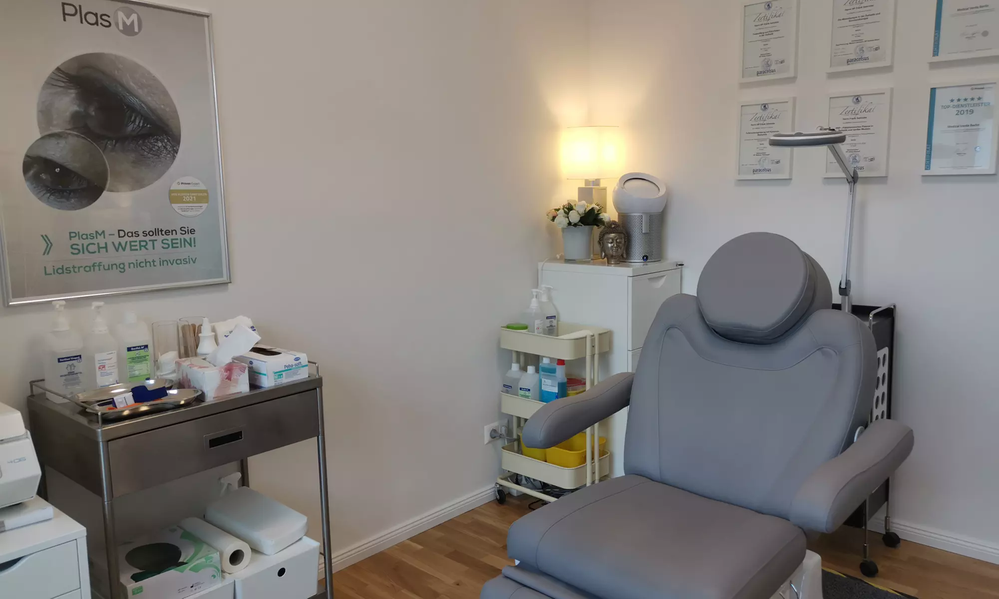 Plasma-Behandlung der Augenlider