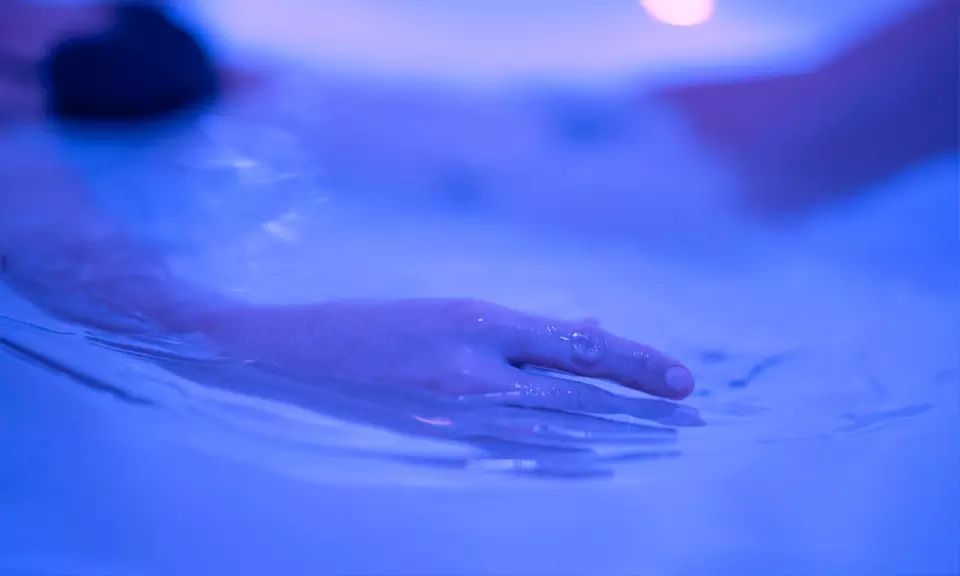 Évasion sensorielle : séance de flottaison avec Body Float Paris 17e