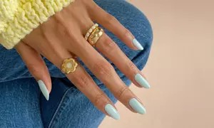 Do 26% zniżki na Salon/studio paznokci - Manicure i pedicure w Ira Zhminka. Stopy & Paznokcie