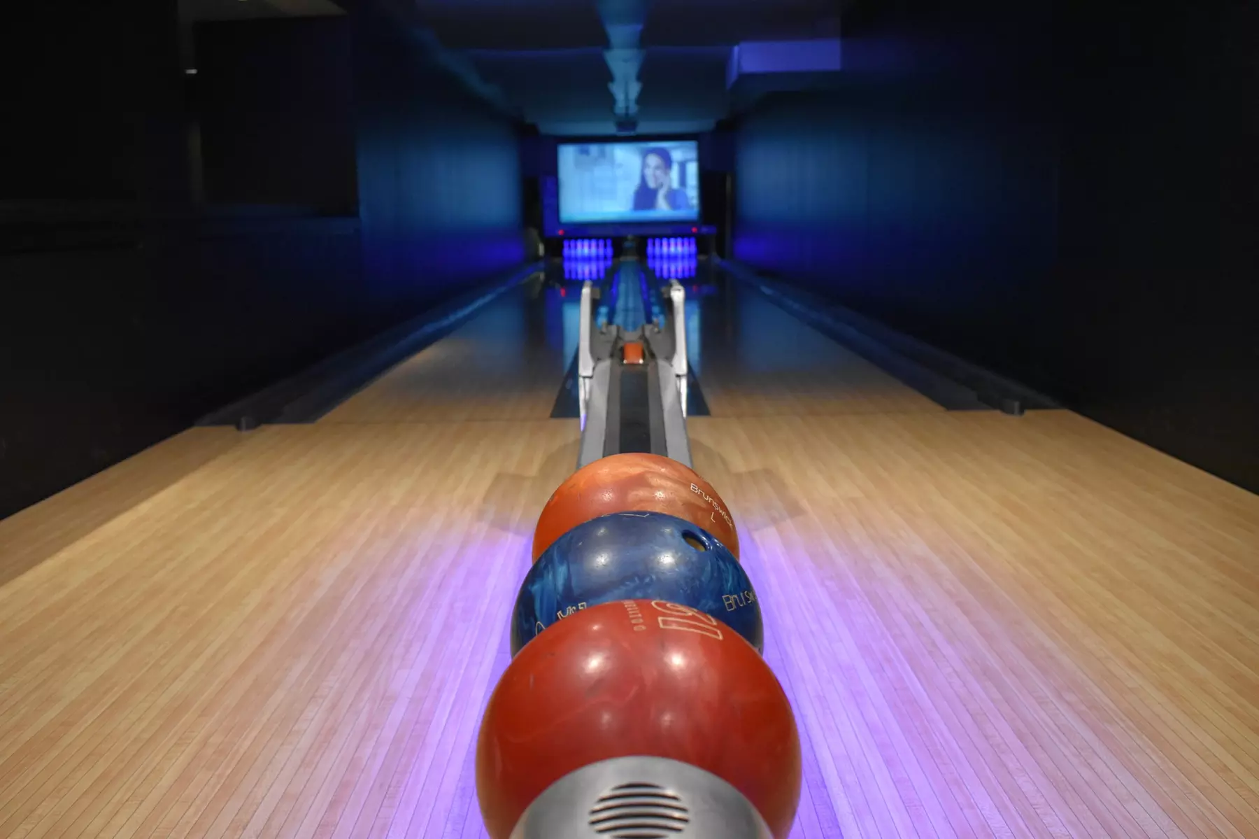Enjoy Bowling Packages for Couples and Groups