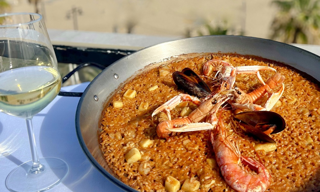 Menú de arroces para 2 o 4 frente al mar con postre y opción a vino
