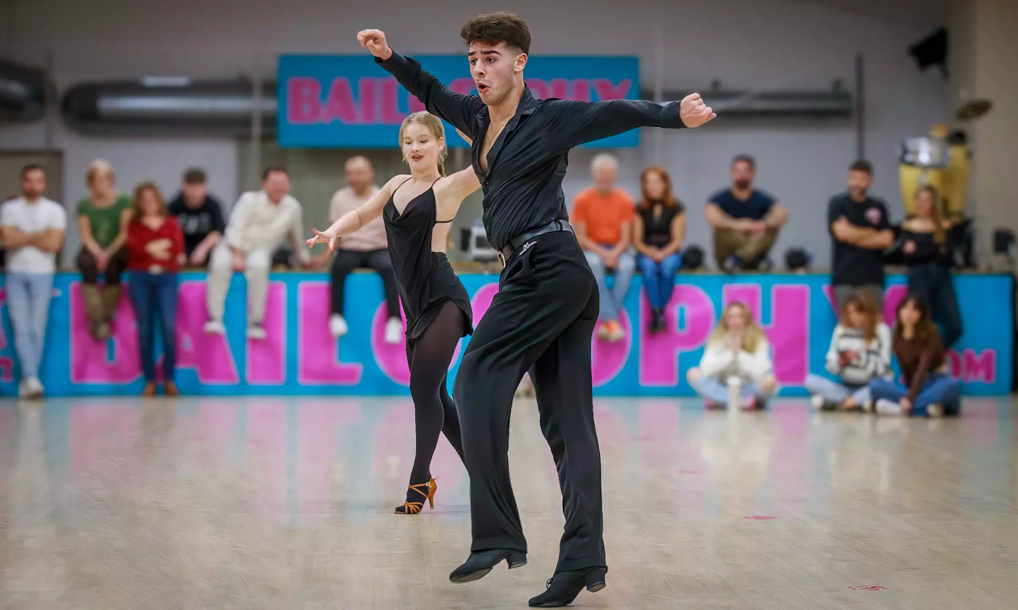 Clases de bachata y salsa por un mes, 1 o 2 clases semanales