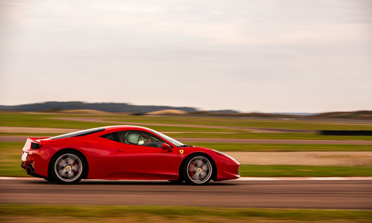 Vivez l’expérience du pilotage avec des voitures prestigieuses