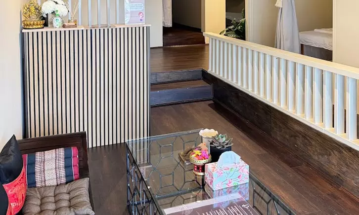 60- or 90-Minute Full Body Relaxing Oil Aroma Massage with Foot Rub