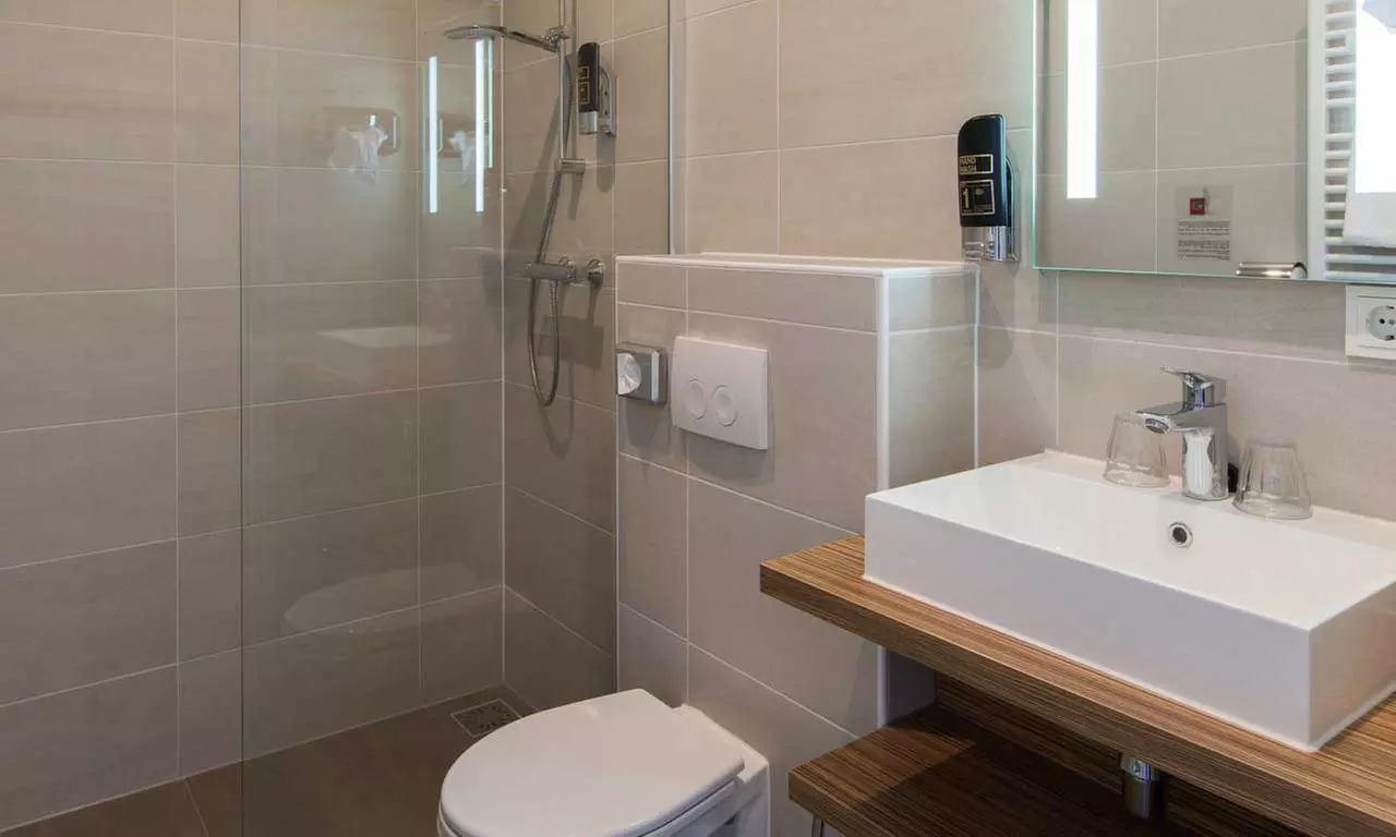 Den Haag: Zweibett-, King- oder Familienzimmer mit Frühstück