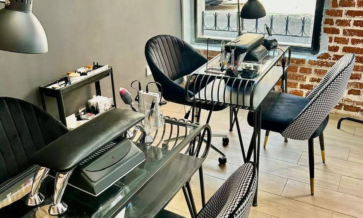 Limpieza facial posverano con opción a electroestimulación o LED