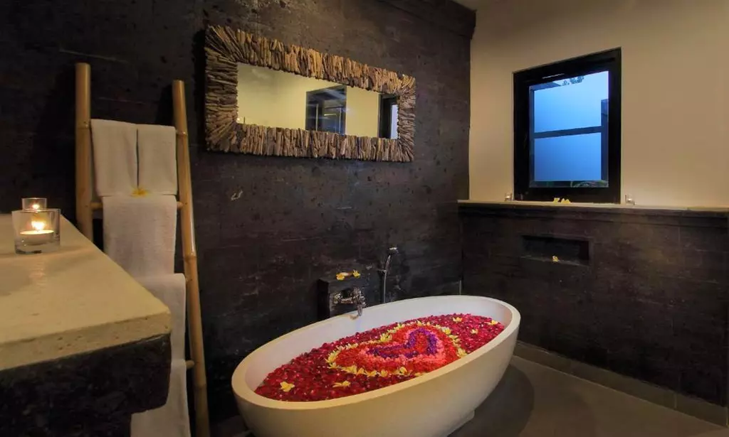 Bali, Seminyak: Up to 10 Nights Tropical Villa Break