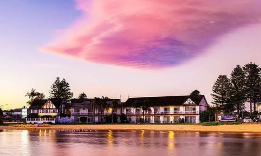 Terrigal: Lake Front or Family Room Stay with Parking, Wi-Fi & More