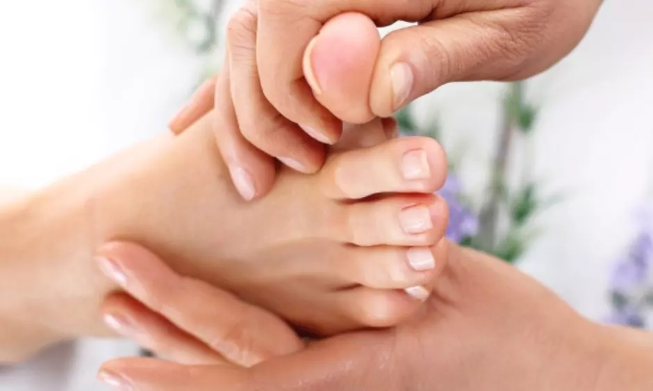 Godzinny masaż relaksacyjny całego ciała, gorącymi kamieniami lub stóp