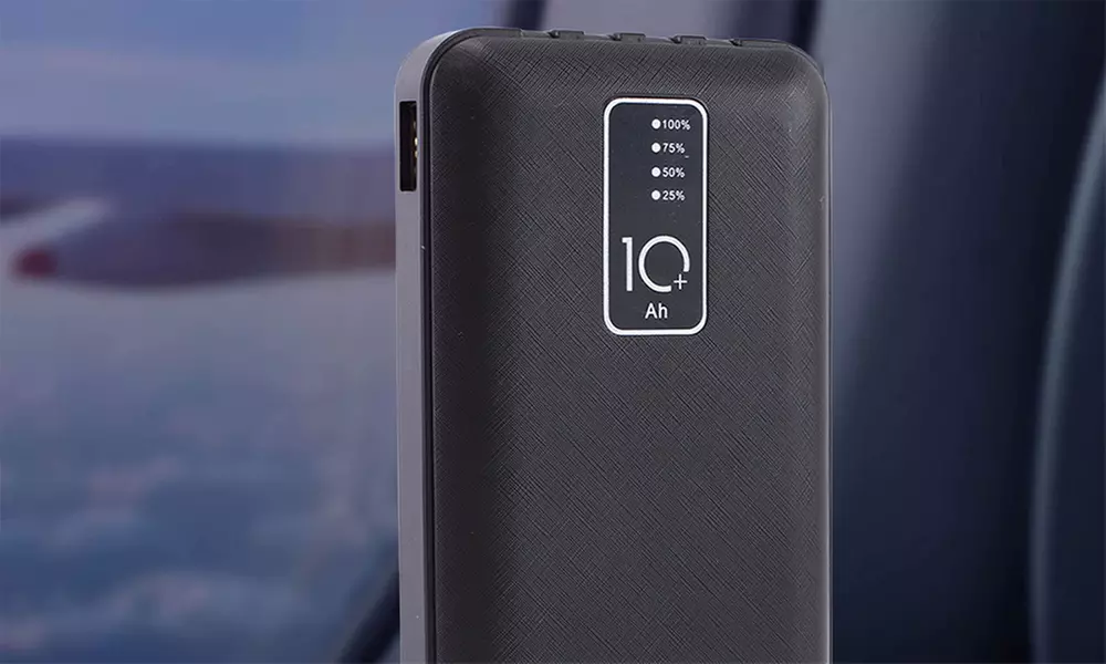 Powerbank 20000 mAh mit 4 Ladekabeln