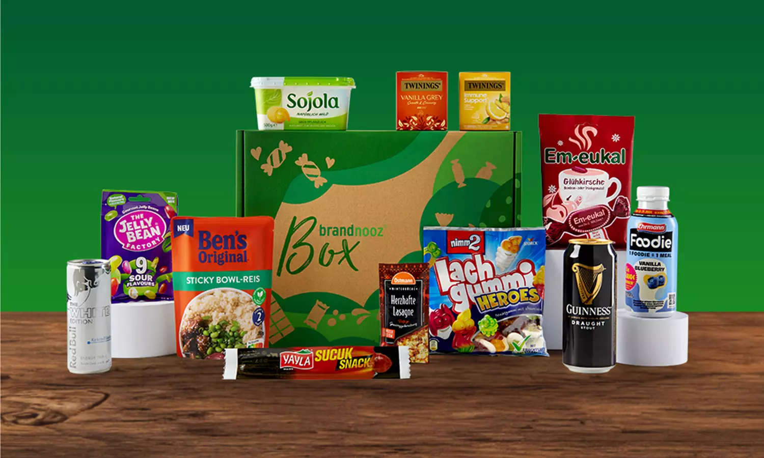 Monatlich brandnooz- "Classic Box" mit zwischen 11-15 Markenprodukten