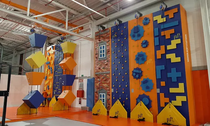 1 hora de acceso a Altitude Trampoline Park