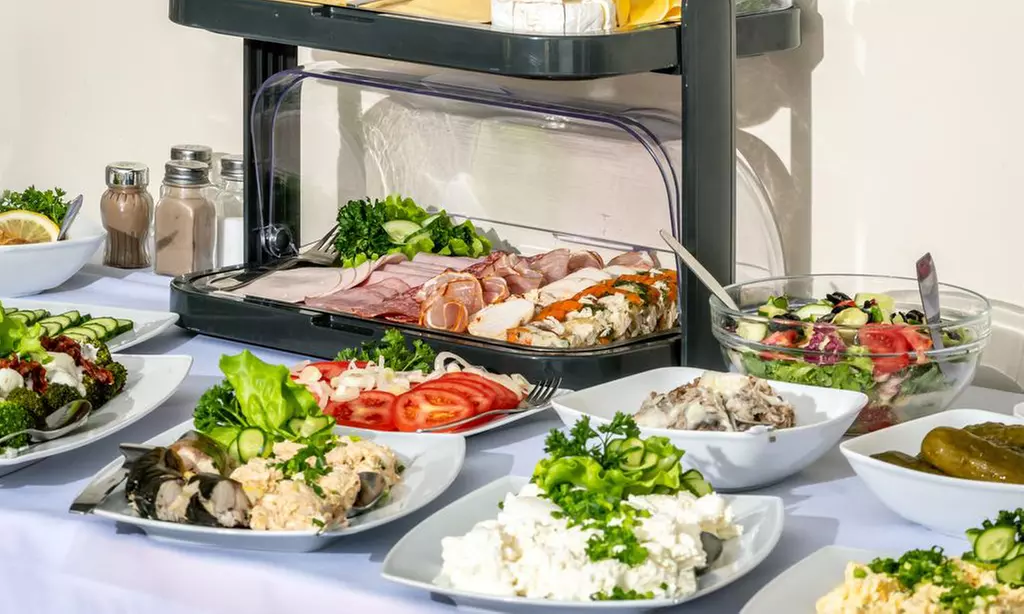 Jastrzębia Góra: 2-7 nocy z wyżywieniem, spa i więcej