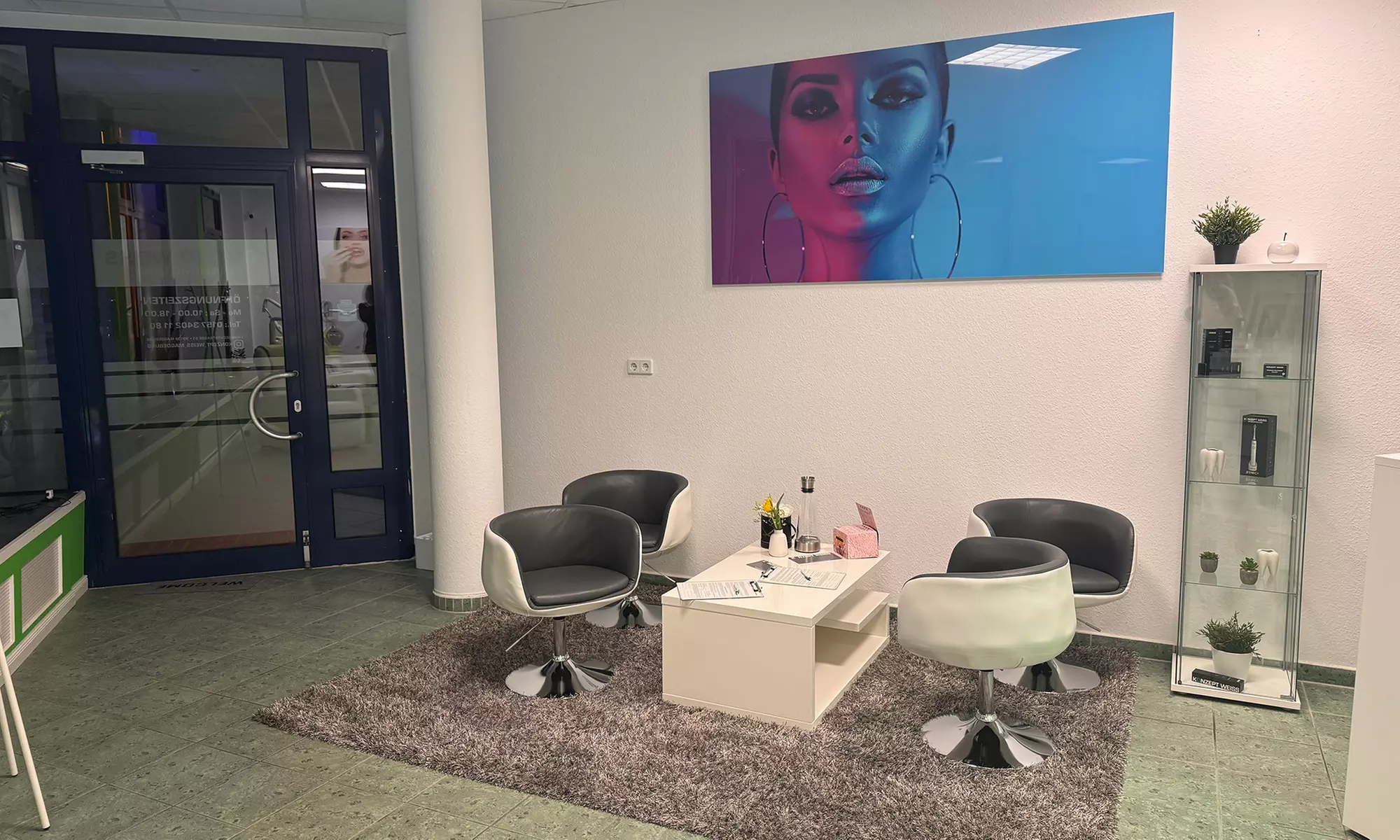 Strahlendes Lächeln: kosmetisches Zahn-Bleaching